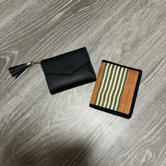 Wallets - Picture 1 of 5